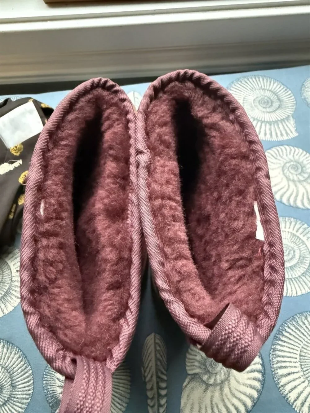L L Beans Womens Boots Suede Winter Fleece Lined Pink Red Embroidered 7